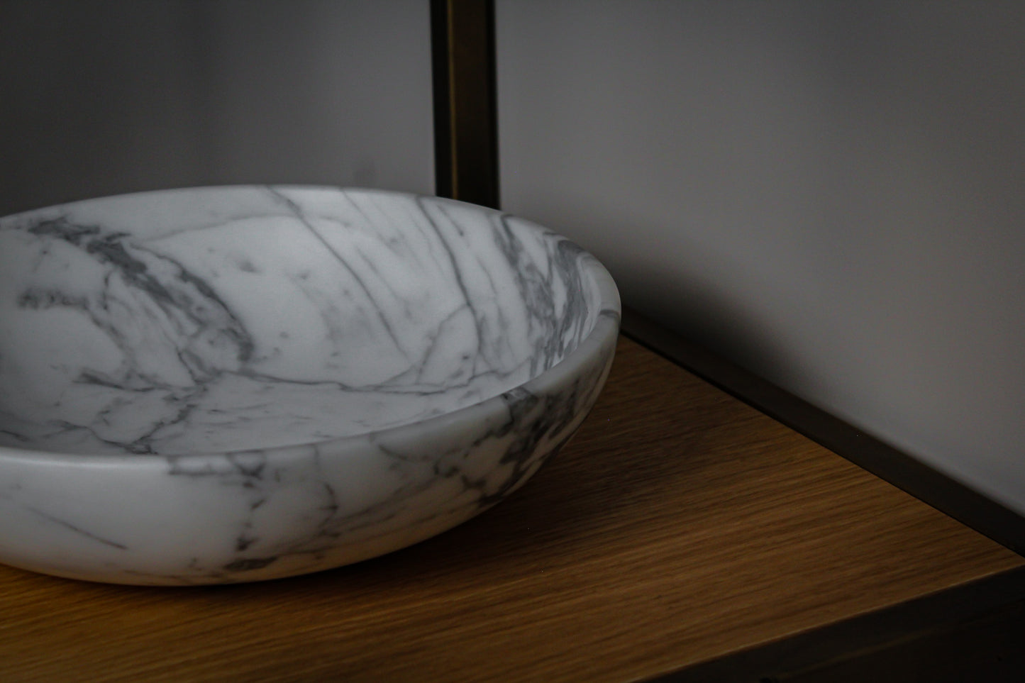 COLLEZIONE "Eleganza e Luce senza Tempo" Piatto in Marmo Arabescato