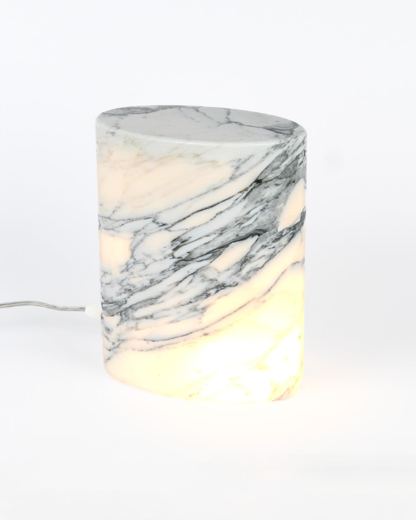 COLLEZIONE "Eleganza e Luce senza Tempo" - Lampada in Marmo con Luce Interna - Eleganza e Luce senza Tempo